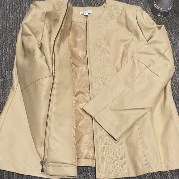 Susan Graver Jackets & Blazers - Susan Grover XL leather Ivory Jacket Zip Jacket